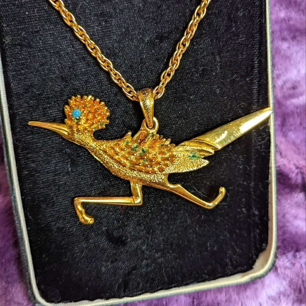 Vintage road runner necklace & earrings